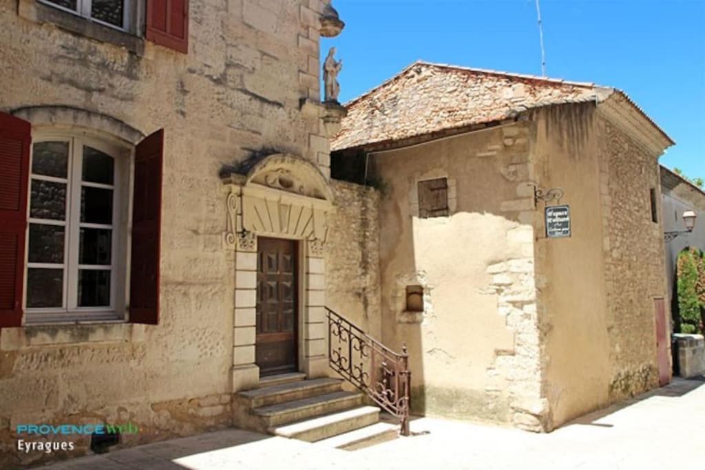 Charmant Appartement 3 Chambres Et Terrasse Eyragues Extérieur photo