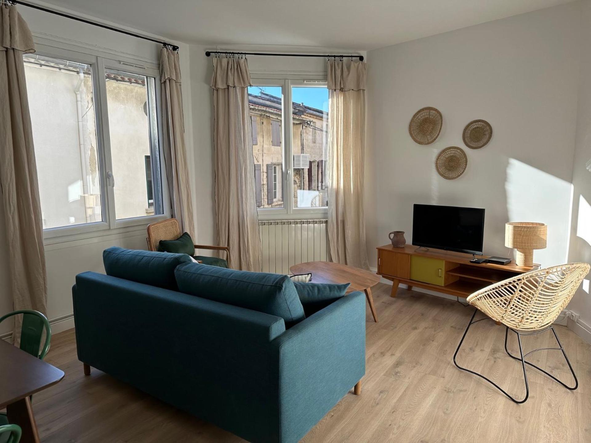 Charmant Appartement 3 Chambres Et Terrasse Eyragues Extérieur photo